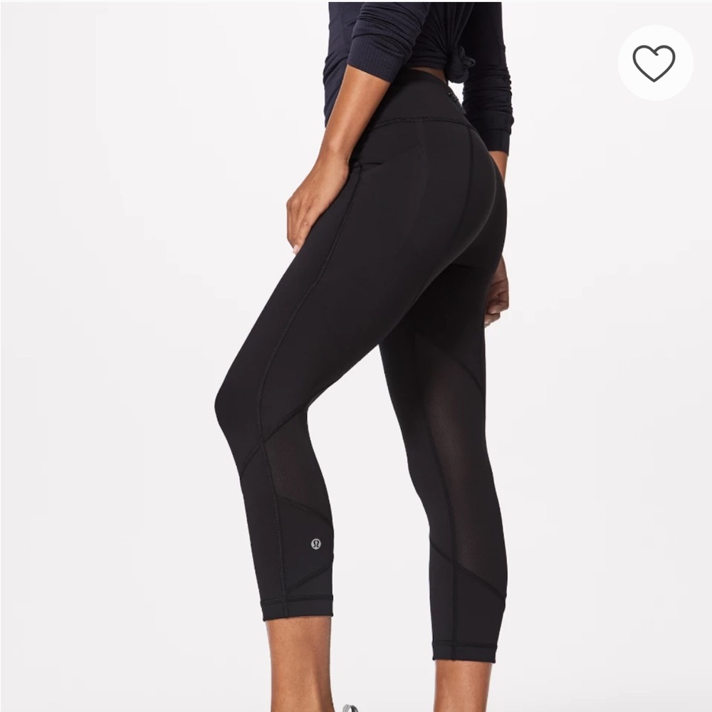 lululemon athletica pace rival midrise 22” Black Patterned cropped Leggings